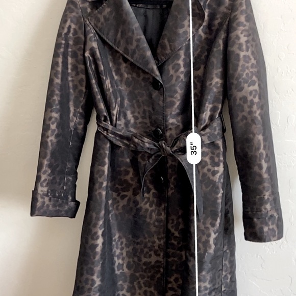 Ellen Tracy leopard printed belted trench coat, size Large - Picture 10 of 10